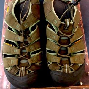 Keen Sandal Size 11